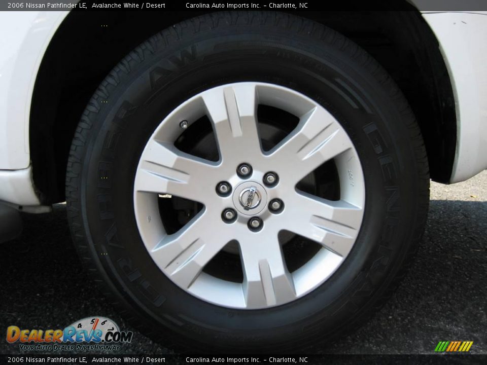 2006 Nissan Pathfinder LE Avalanche White / Desert Photo #26