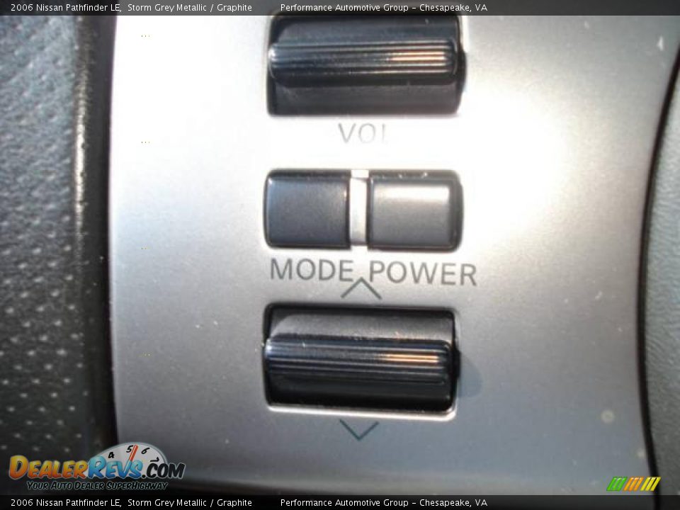 2006 Nissan Pathfinder LE Storm Grey Metallic / Graphite Photo #27