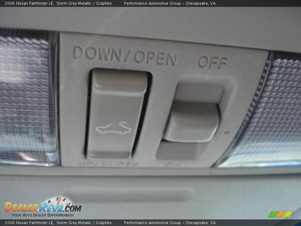 2006 Nissan Pathfinder LE Storm Grey Metallic / Graphite Photo #29