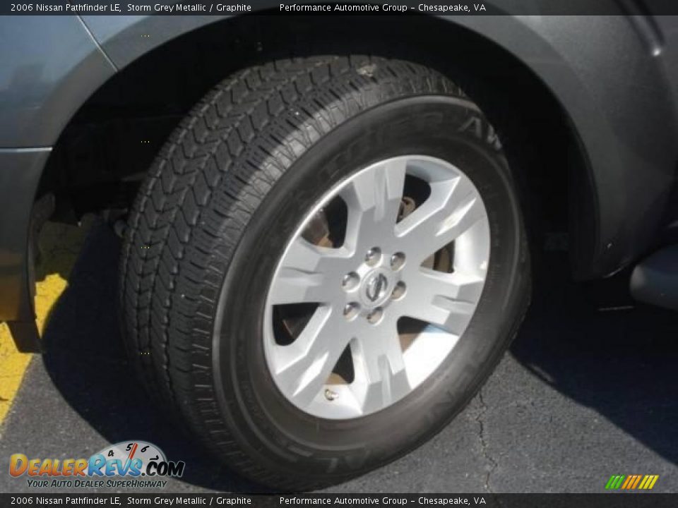 2006 Nissan Pathfinder LE Storm Grey Metallic / Graphite Photo #33