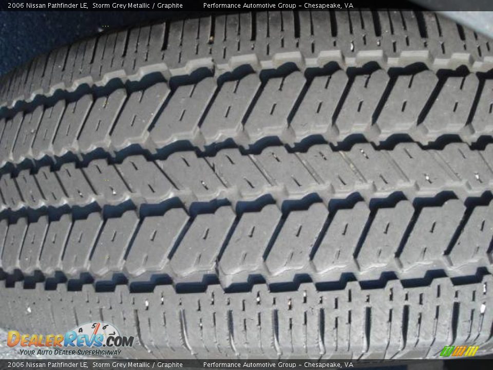 2006 Nissan Pathfinder LE Storm Grey Metallic / Graphite Photo #34