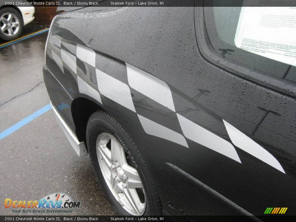 2001 Chevrolet Monte Carlo SS Black / Ebony Black Photo #17