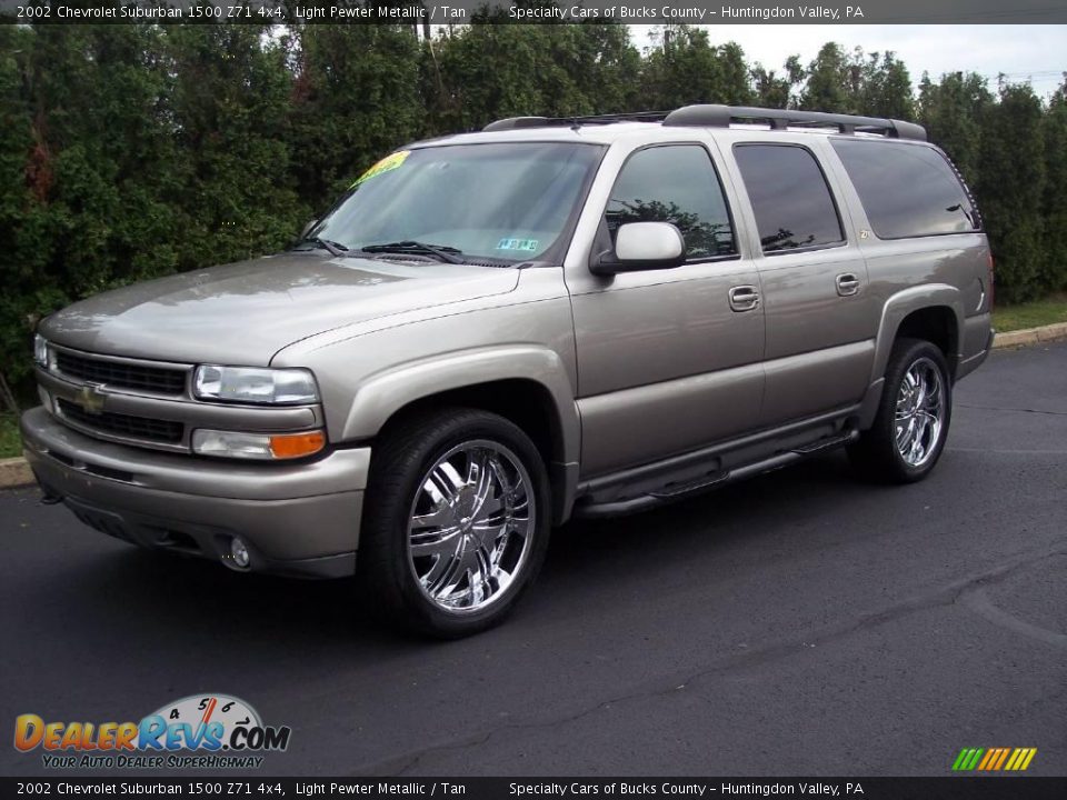 2002 Chevrolet Suburban 1500 Z71 4x4 Light Pewter Metallic / Tan Photo #2