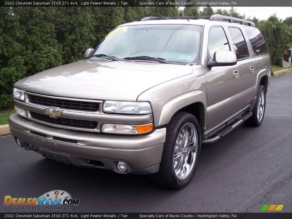 2002 Chevrolet Suburban 1500 Z71 4x4 Light Pewter Metallic / Tan Photo #3