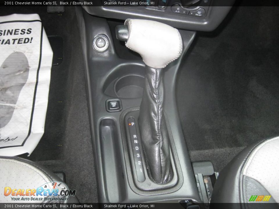 2001 Chevrolet Monte Carlo SS Black / Ebony Black Photo #31