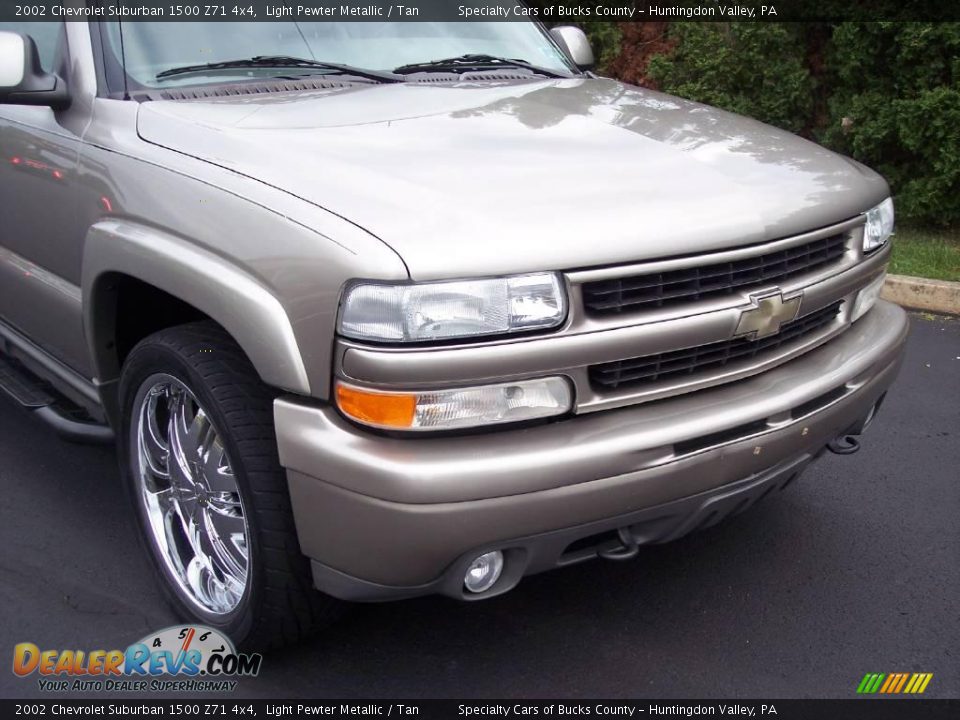 2002 Chevrolet Suburban 1500 Z71 4x4 Light Pewter Metallic / Tan Photo #15