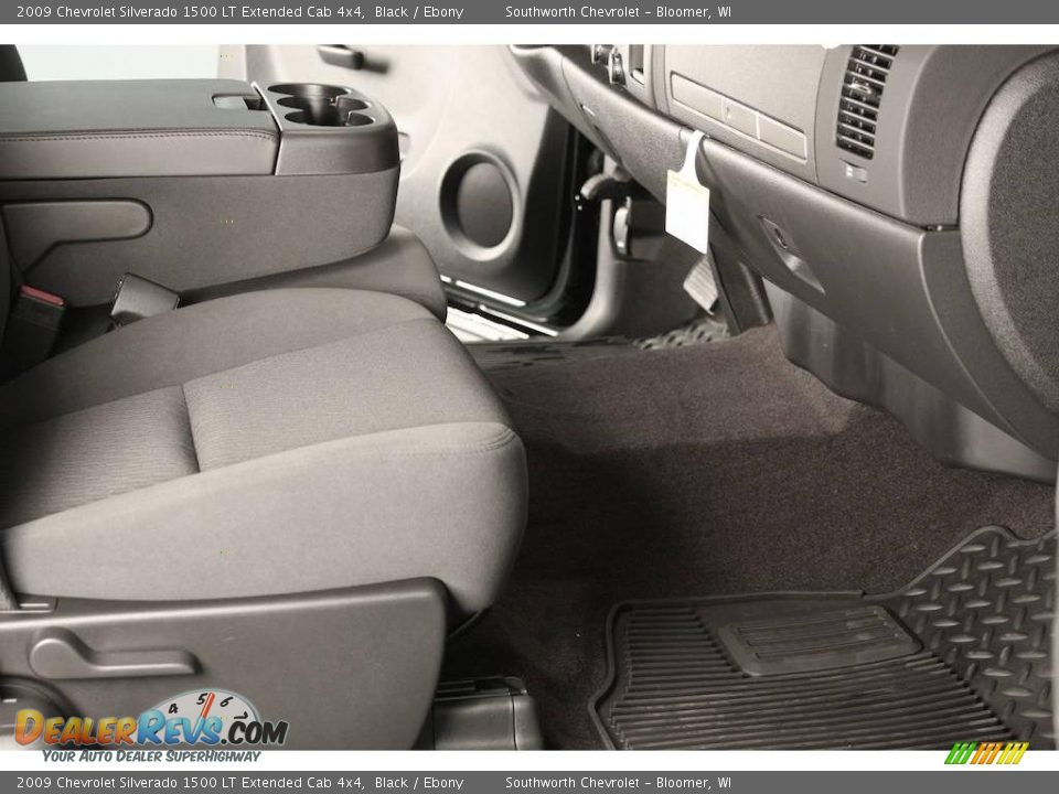 2009 Chevrolet Silverado 1500 LT Extended Cab 4x4 Black / Ebony Photo #4