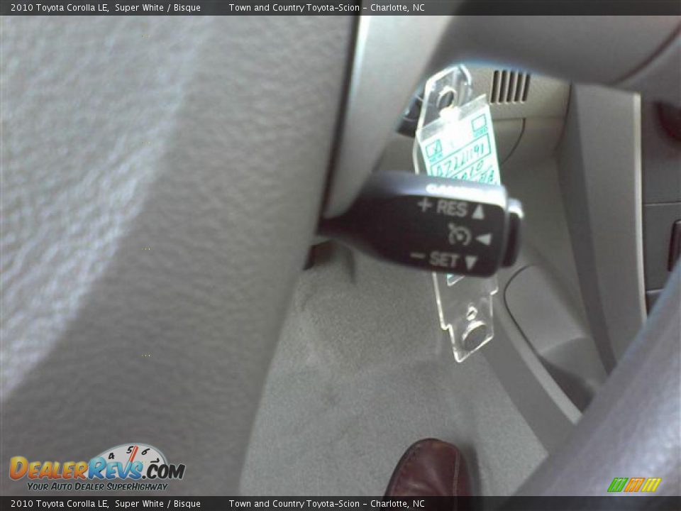 2010 Toyota Corolla LE Super White / Bisque Photo #13