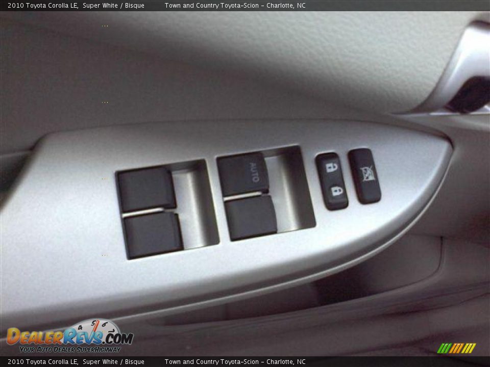 2010 Toyota Corolla LE Super White / Bisque Photo #15