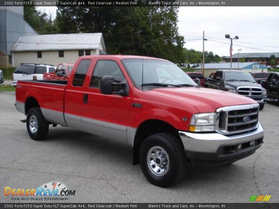 2002 Ford F250 Super Duty XLT SuperCab 4x4 Red Clearcoat / Medium Flint Photo #1