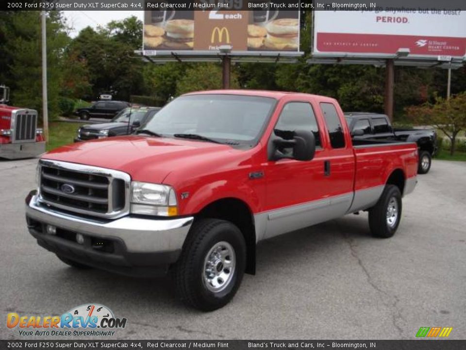 2002 Ford F250 Super Duty XLT SuperCab 4x4 Red Clearcoat / Medium Flint Photo #4