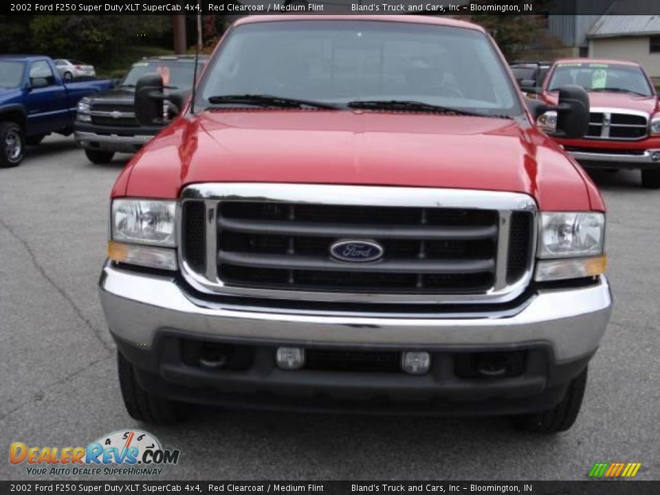 2002 Ford F250 Super Duty XLT SuperCab 4x4 Red Clearcoat / Medium Flint Photo #9