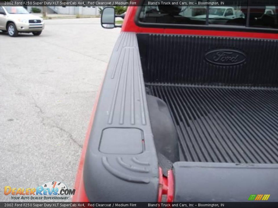 2002 Ford F250 Super Duty XLT SuperCab 4x4 Red Clearcoat / Medium Flint Photo #13