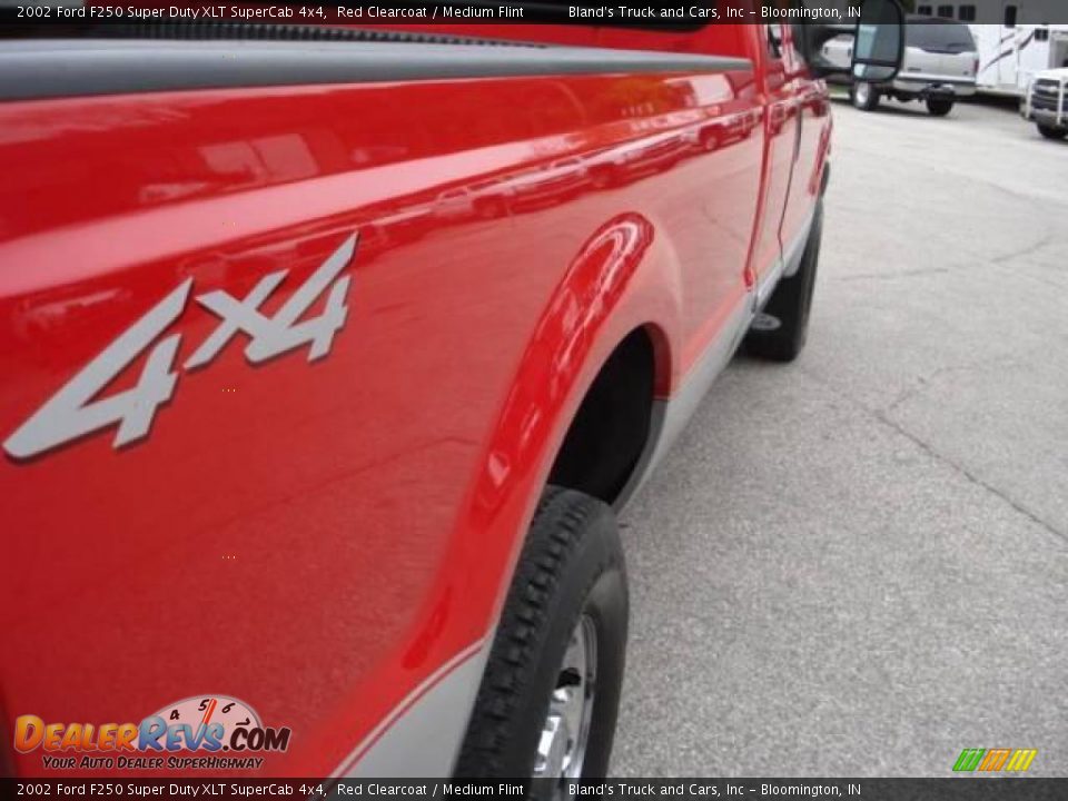 2002 Ford F250 Super Duty XLT SuperCab 4x4 Red Clearcoat / Medium Flint Photo #18