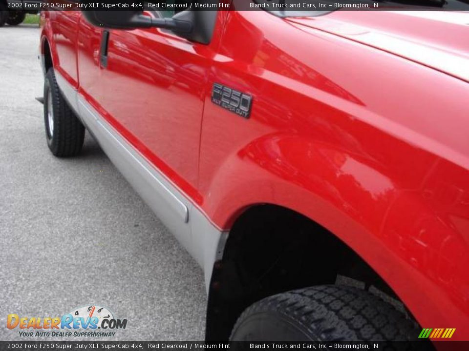 2002 Ford F250 Super Duty XLT SuperCab 4x4 Red Clearcoat / Medium Flint Photo #19
