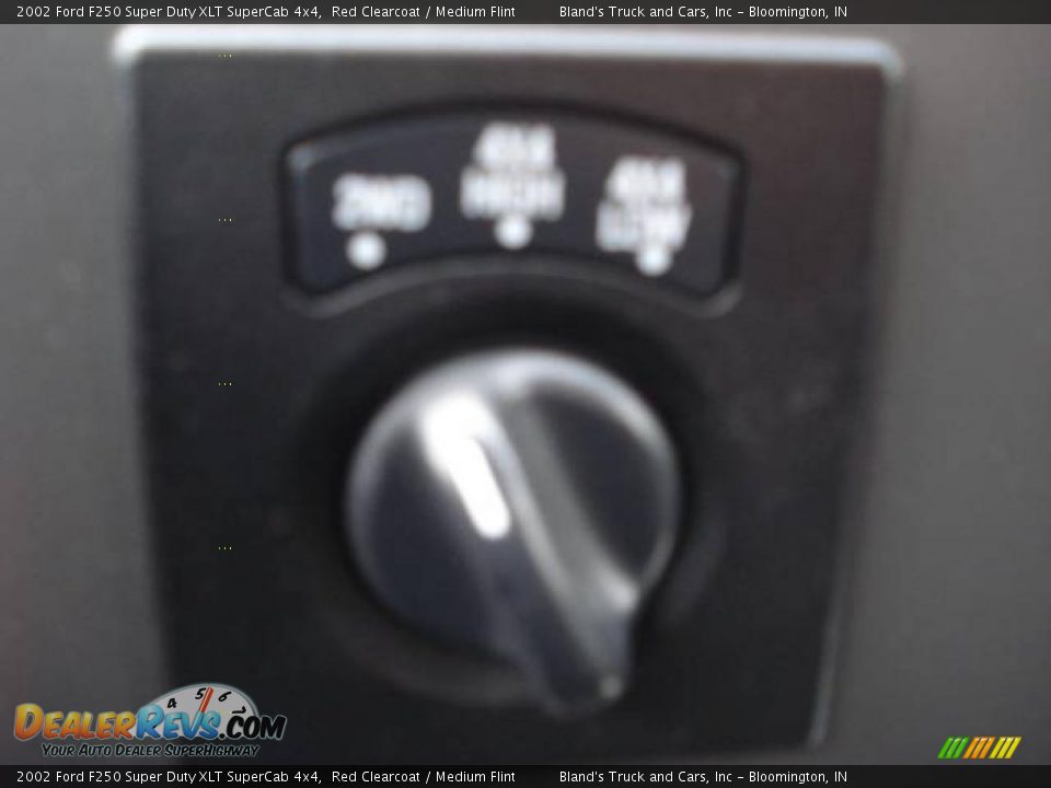 2002 Ford F250 Super Duty XLT SuperCab 4x4 Red Clearcoat / Medium Flint Photo #24