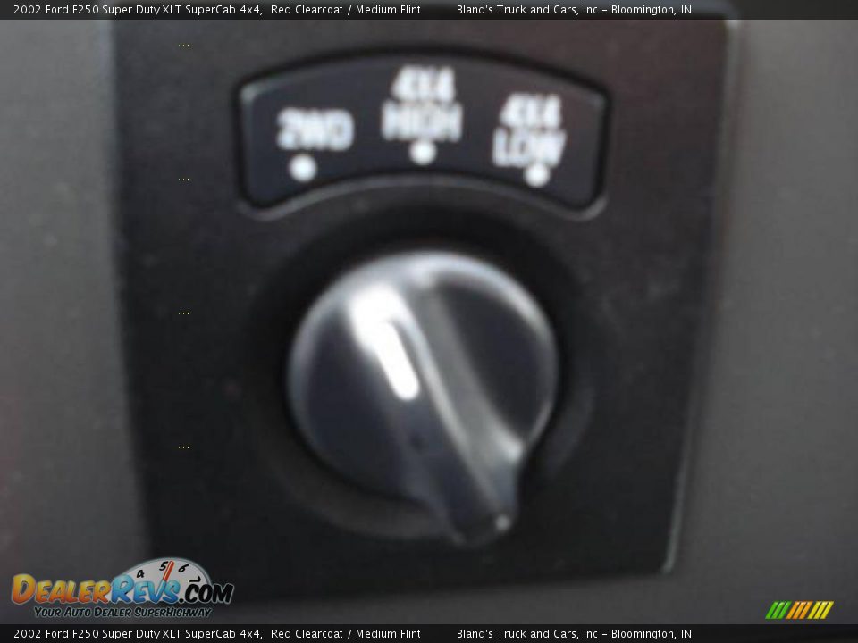 2002 Ford F250 Super Duty XLT SuperCab 4x4 Red Clearcoat / Medium Flint Photo #25