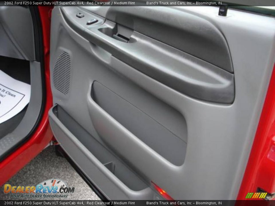 2002 Ford F250 Super Duty XLT SuperCab 4x4 Red Clearcoat / Medium Flint Photo #33