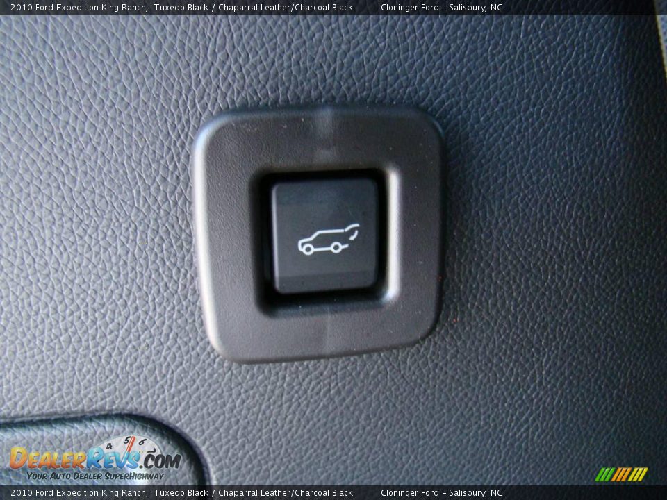 2010 Ford Expedition King Ranch Tuxedo Black / Chaparral Leather/Charcoal Black Photo #12