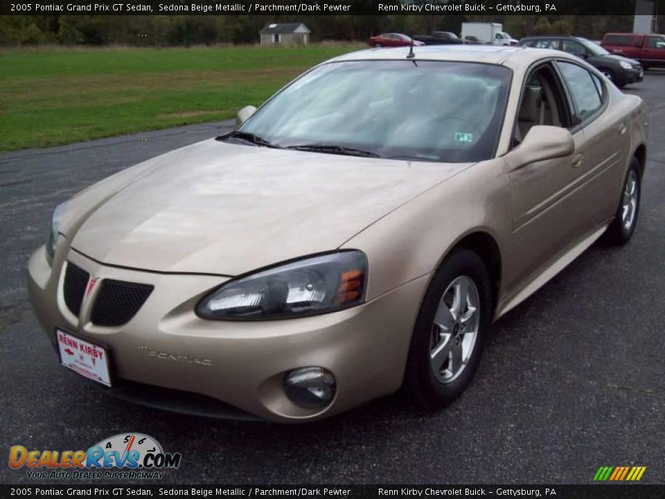 2005 Pontiac Grand Prix GT Sedan Sedona Beige Metallic / Parchment/Dark Pewter Photo #2