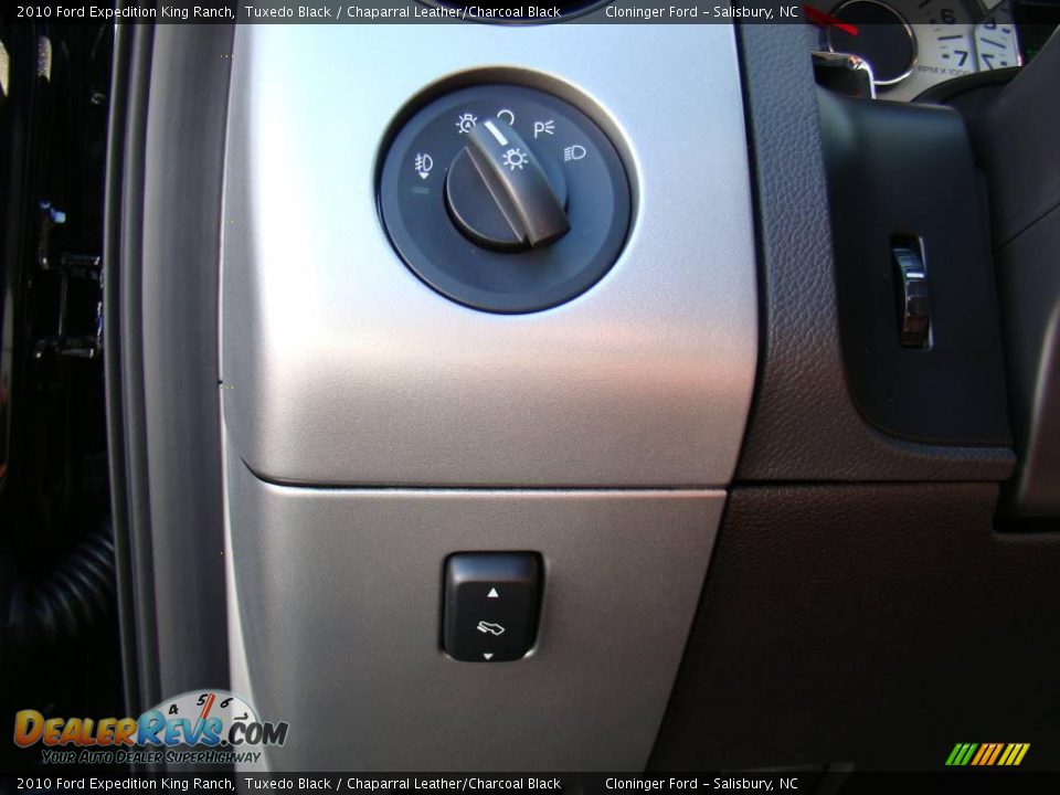 2010 Ford Expedition King Ranch Tuxedo Black / Chaparral Leather/Charcoal Black Photo #35