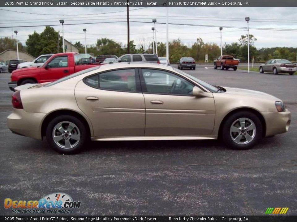 2005 Pontiac Grand Prix GT Sedan Sedona Beige Metallic / Parchment/Dark Pewter Photo #5