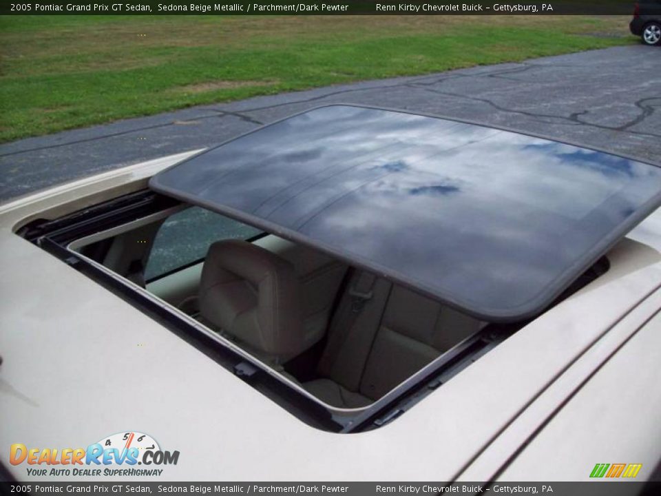 2005 Pontiac Grand Prix GT Sedan Sedona Beige Metallic / Parchment/Dark Pewter Photo #12