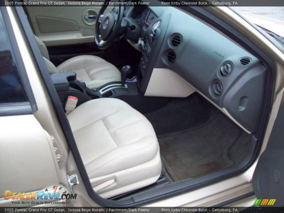 2005 Pontiac Grand Prix GT Sedan Sedona Beige Metallic / Parchment/Dark Pewter Photo #15