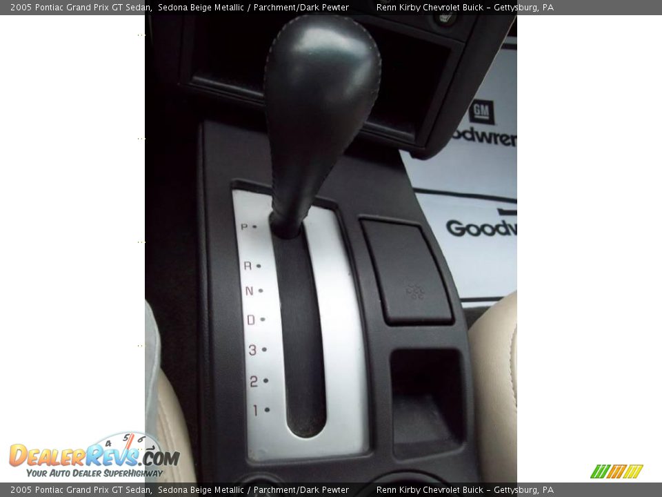 2005 Pontiac Grand Prix GT Sedan Sedona Beige Metallic / Parchment/Dark Pewter Photo #22