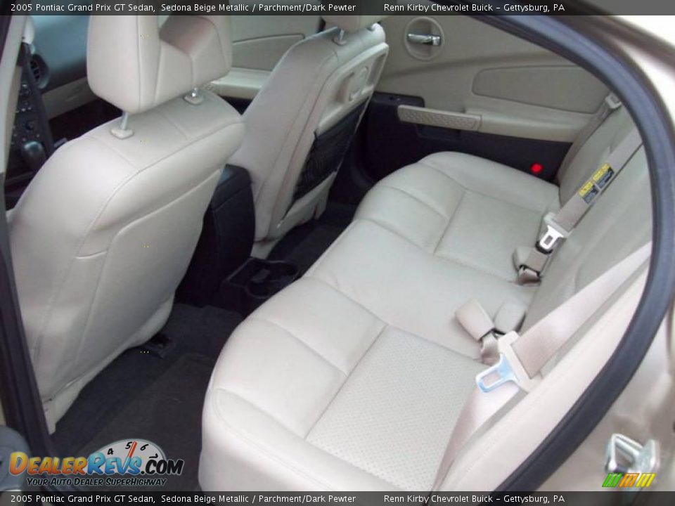 2005 Pontiac Grand Prix GT Sedan Sedona Beige Metallic / Parchment/Dark Pewter Photo #26