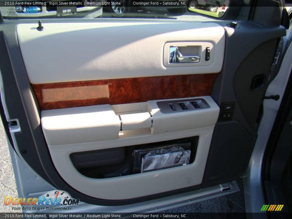 2010 Ford Flex Limited Ingot Silver Metallic / Medium Light Stone Photo #20