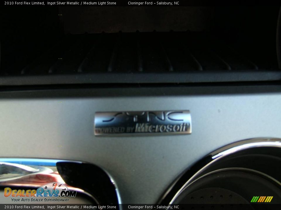 2010 Ford Flex Limited Ingot Silver Metallic / Medium Light Stone Photo #29