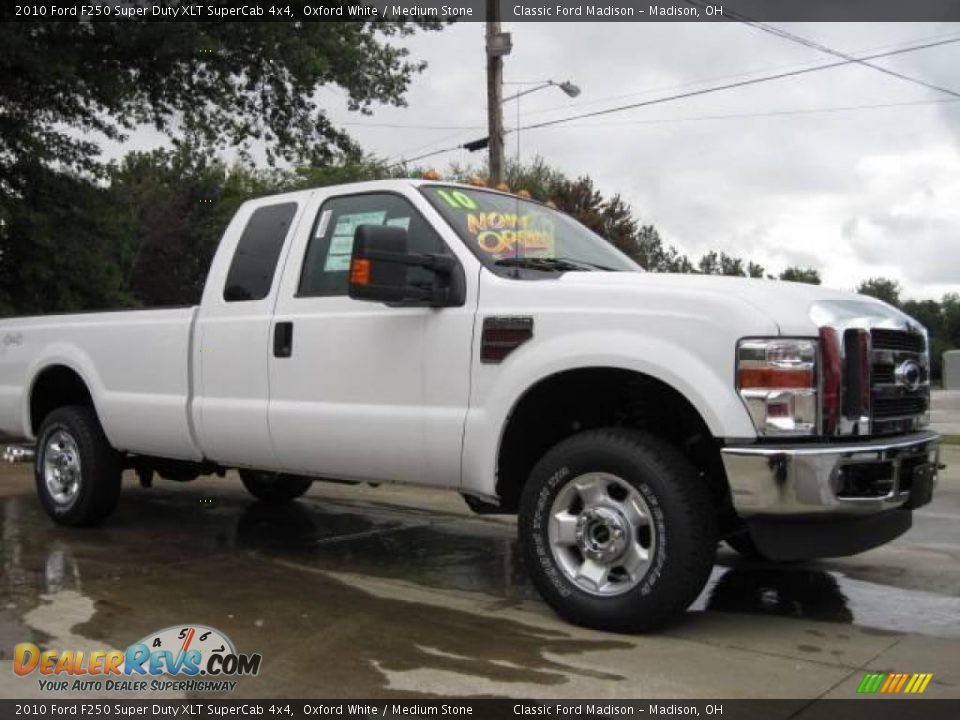2010 Ford F250 Super Duty XLT SuperCab 4x4 Oxford White / Medium Stone Photo #3