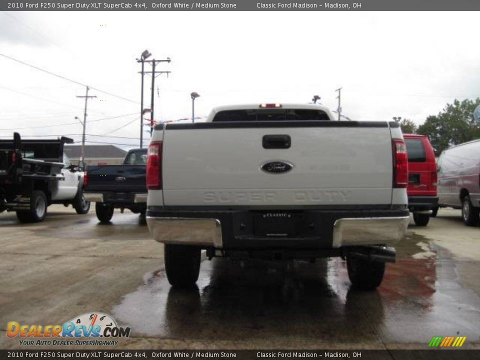 2010 Ford F250 Super Duty XLT SuperCab 4x4 Oxford White / Medium Stone Photo #5