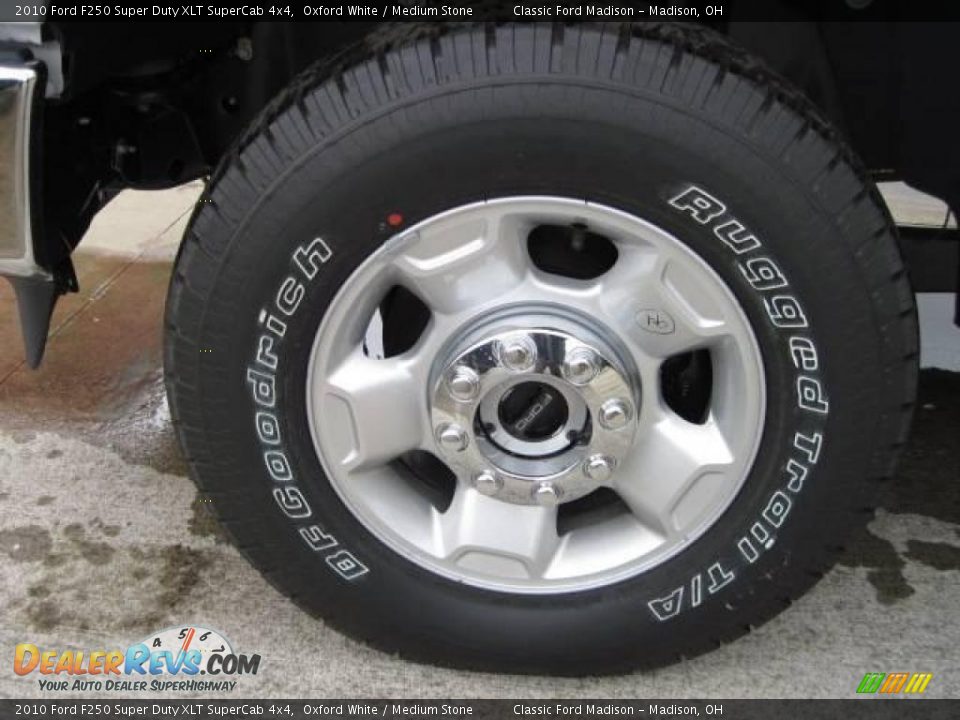 2010 Ford F250 Super Duty XLT SuperCab 4x4 Oxford White / Medium Stone Photo #7