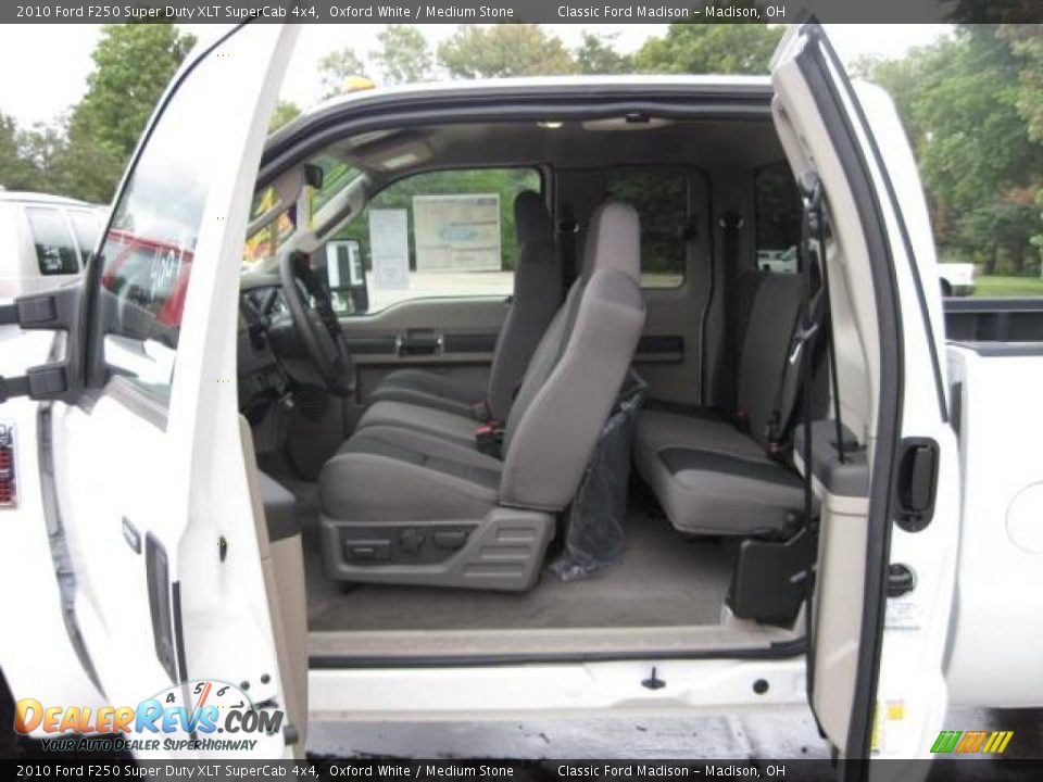 2010 Ford F250 Super Duty XLT SuperCab 4x4 Oxford White / Medium Stone Photo #12