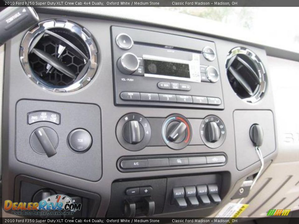 2010 Ford F350 Super Duty XLT Crew Cab 4x4 Dually Oxford White / Medium Stone Photo #9