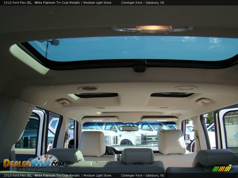 2010 Ford Flex SEL White Platinum Tri-Coat Metallic / Medium Light Stone Photo #11