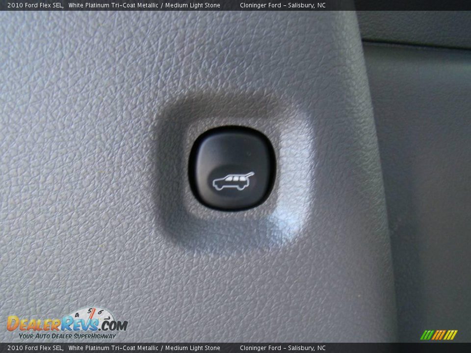 2010 Ford Flex SEL White Platinum Tri-Coat Metallic / Medium Light Stone Photo #12