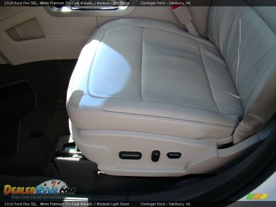 2010 Ford Flex SEL White Platinum Tri-Coat Metallic / Medium Light Stone Photo #23