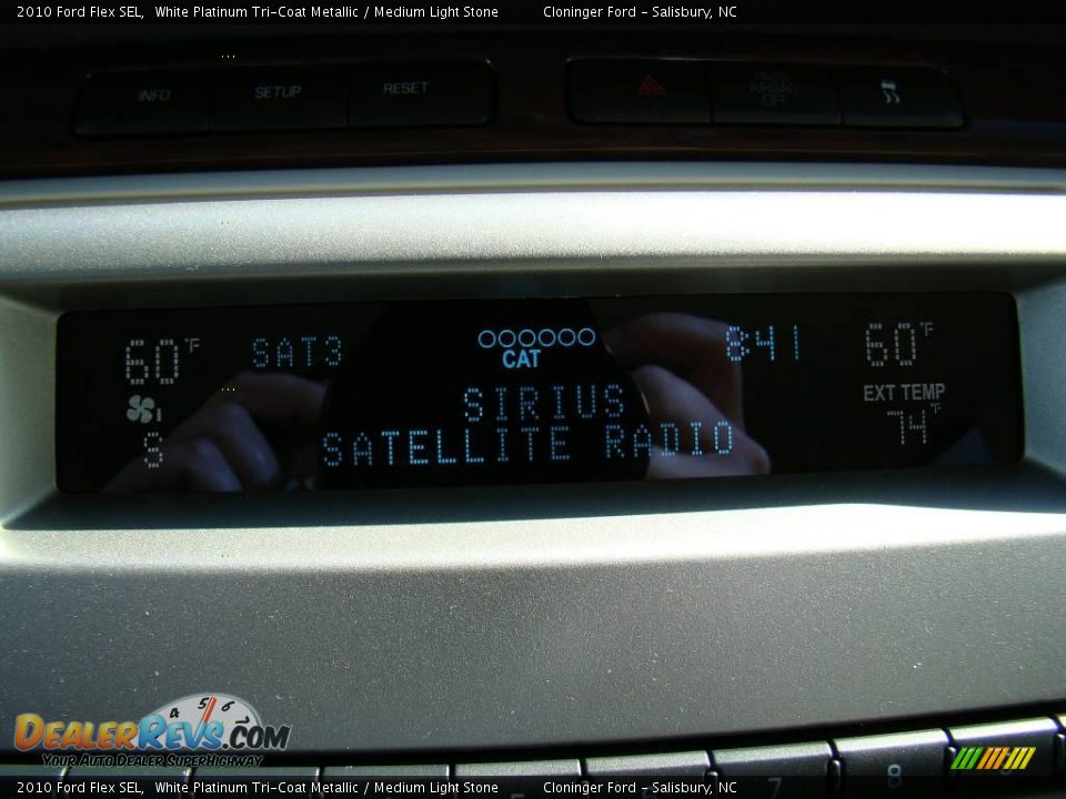 2010 Ford Flex SEL White Platinum Tri-Coat Metallic / Medium Light Stone Photo #27