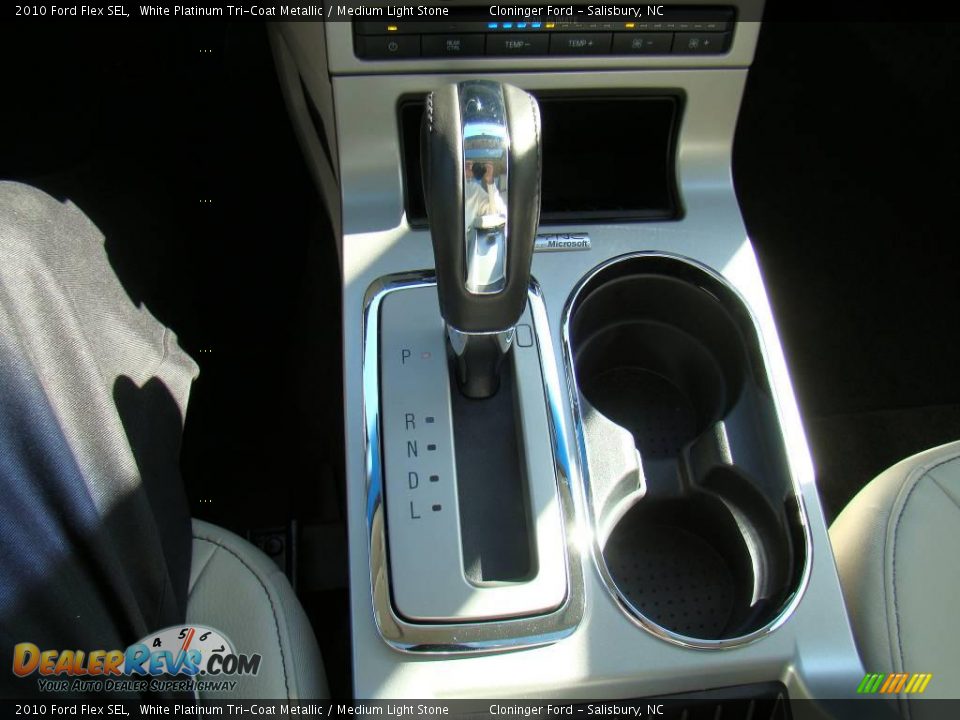 2010 Ford Flex SEL White Platinum Tri-Coat Metallic / Medium Light Stone Photo #31