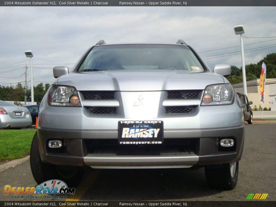 2004 Mitsubishi Outlander XLS Cool Silver Metallic / Charcoal Photo #3