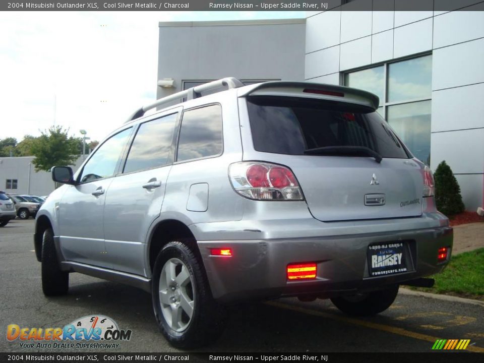 2004 Mitsubishi Outlander XLS Cool Silver Metallic / Charcoal Photo #7