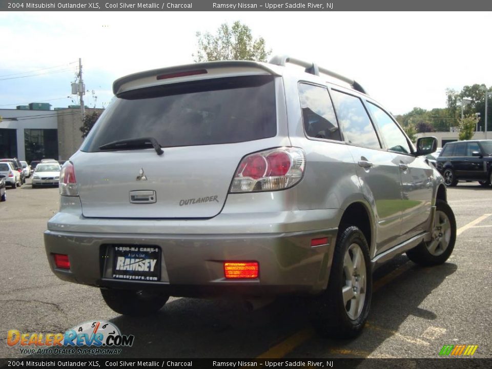 2004 Mitsubishi Outlander XLS Cool Silver Metallic / Charcoal Photo #9
