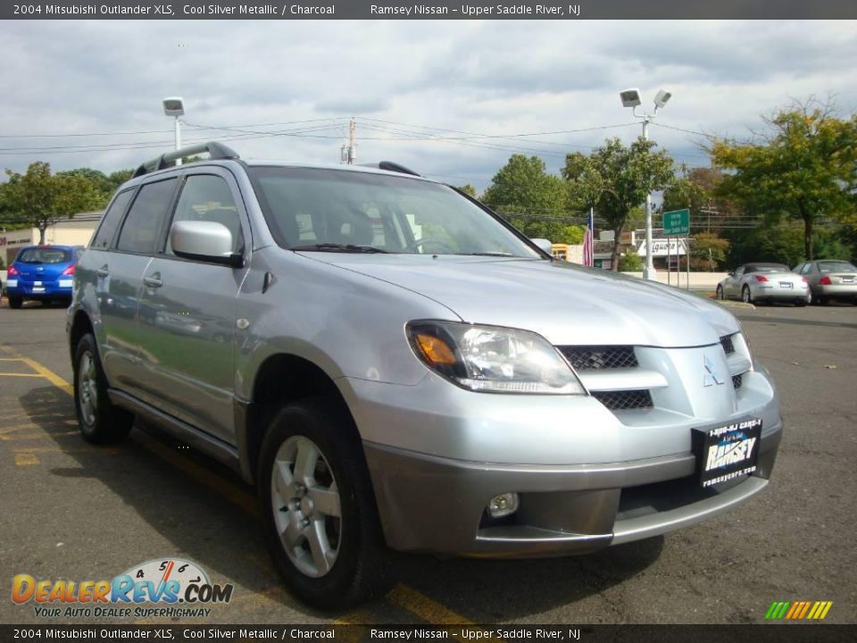2004 Mitsubishi Outlander XLS Cool Silver Metallic / Charcoal Photo #13