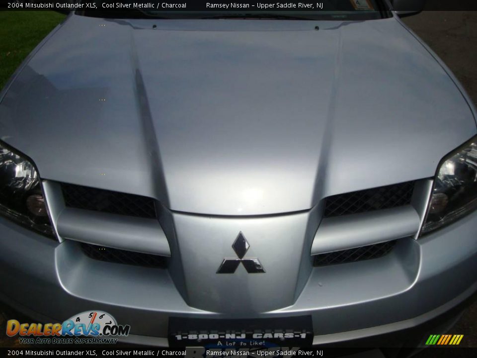 2004 Mitsubishi Outlander XLS Cool Silver Metallic / Charcoal Photo #15