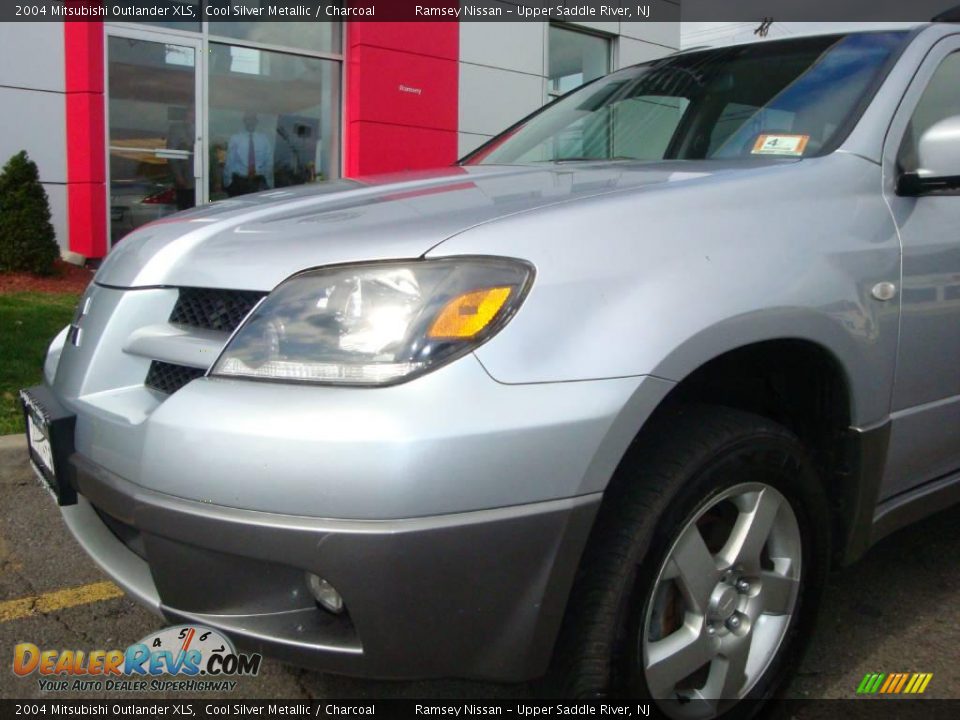 2004 Mitsubishi Outlander XLS Cool Silver Metallic / Charcoal Photo #16
