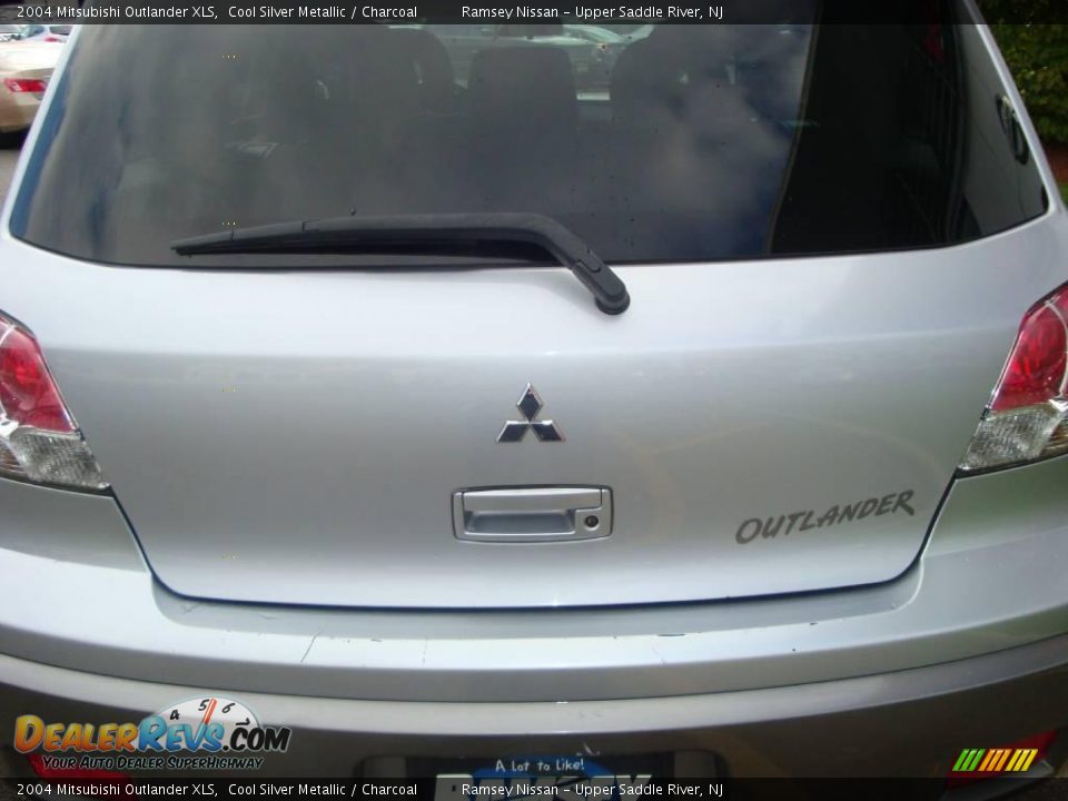 2004 Mitsubishi Outlander XLS Cool Silver Metallic / Charcoal Photo #19