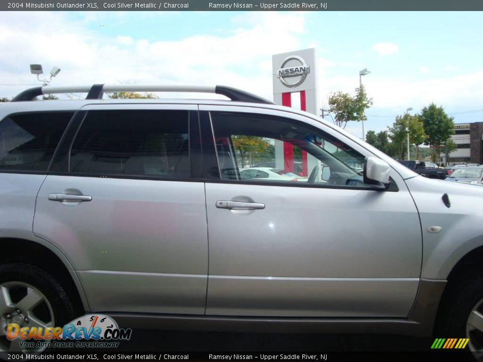 2004 Mitsubishi Outlander XLS Cool Silver Metallic / Charcoal Photo #21